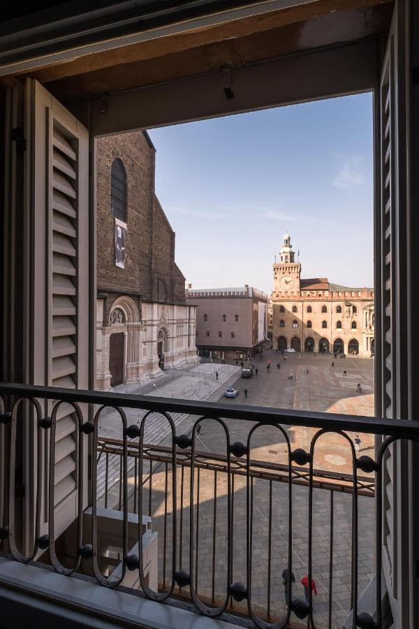 Urbanicooh Asinelli - Balcony On Piazza Maggiore Bologna Exterior photo