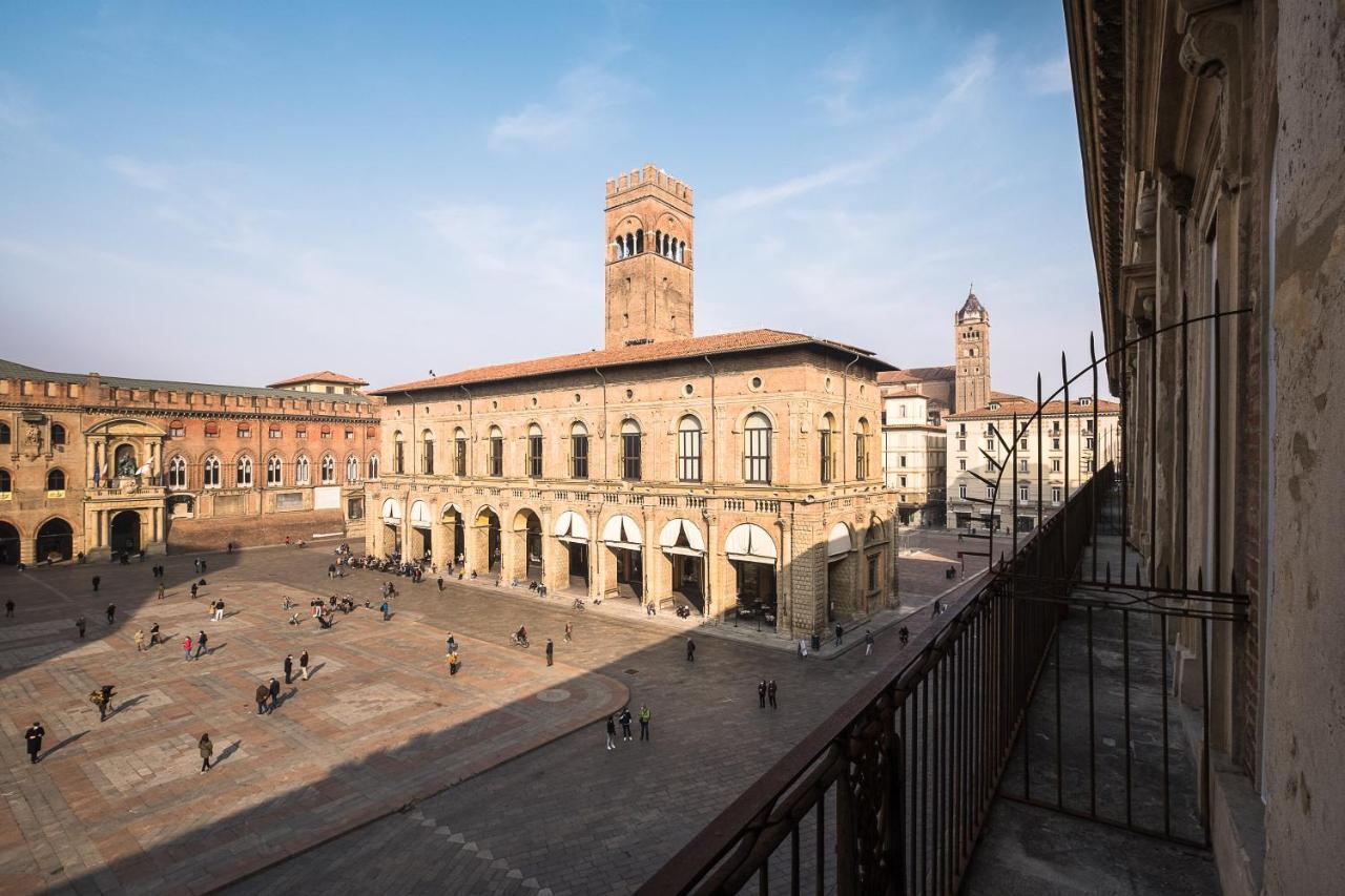 Urbanicooh Asinelli - Balcony On Piazza Maggiore Bologna Exterior photo