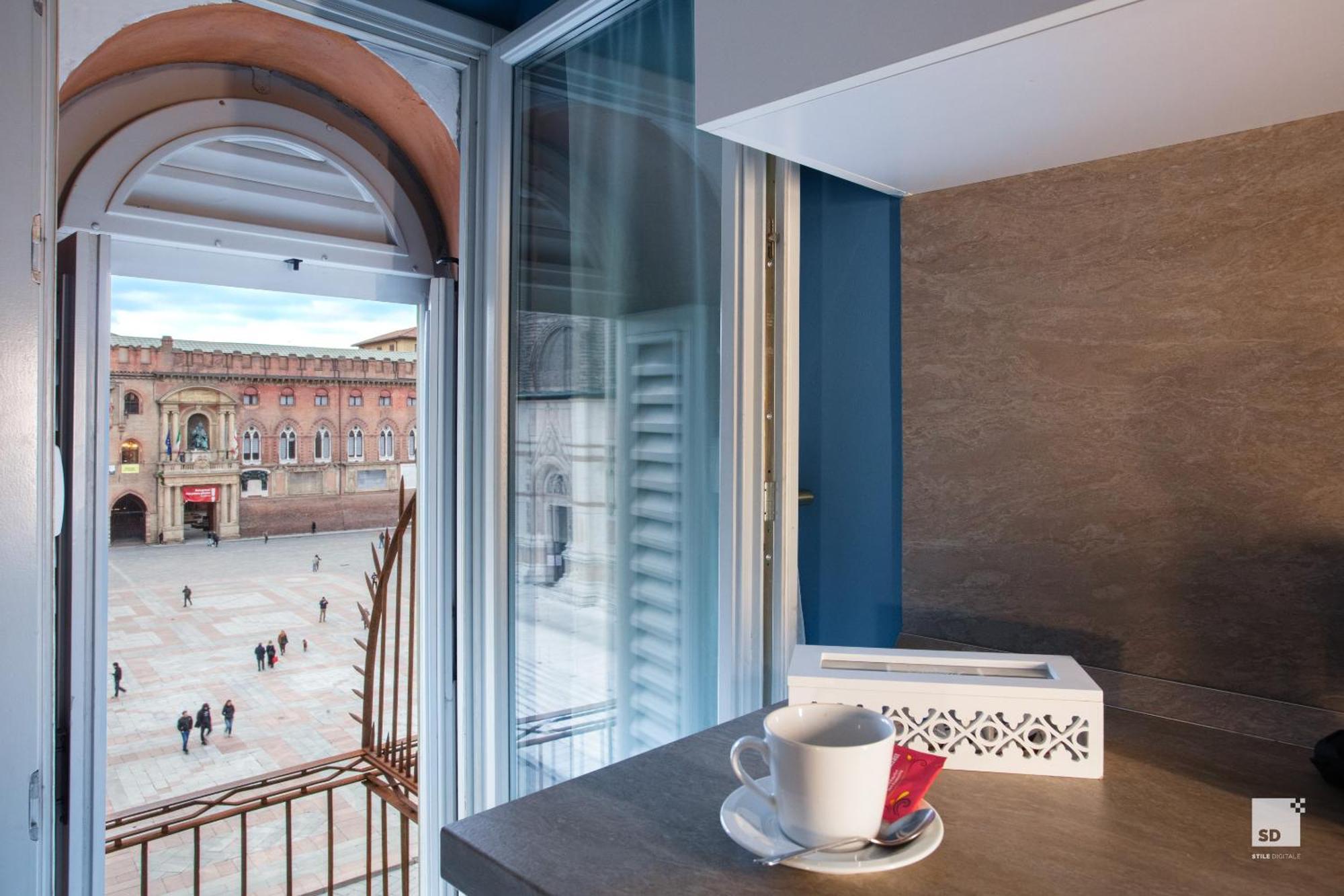 Urbanicooh Asinelli - Balcony On Piazza Maggiore Bologna Exterior photo
