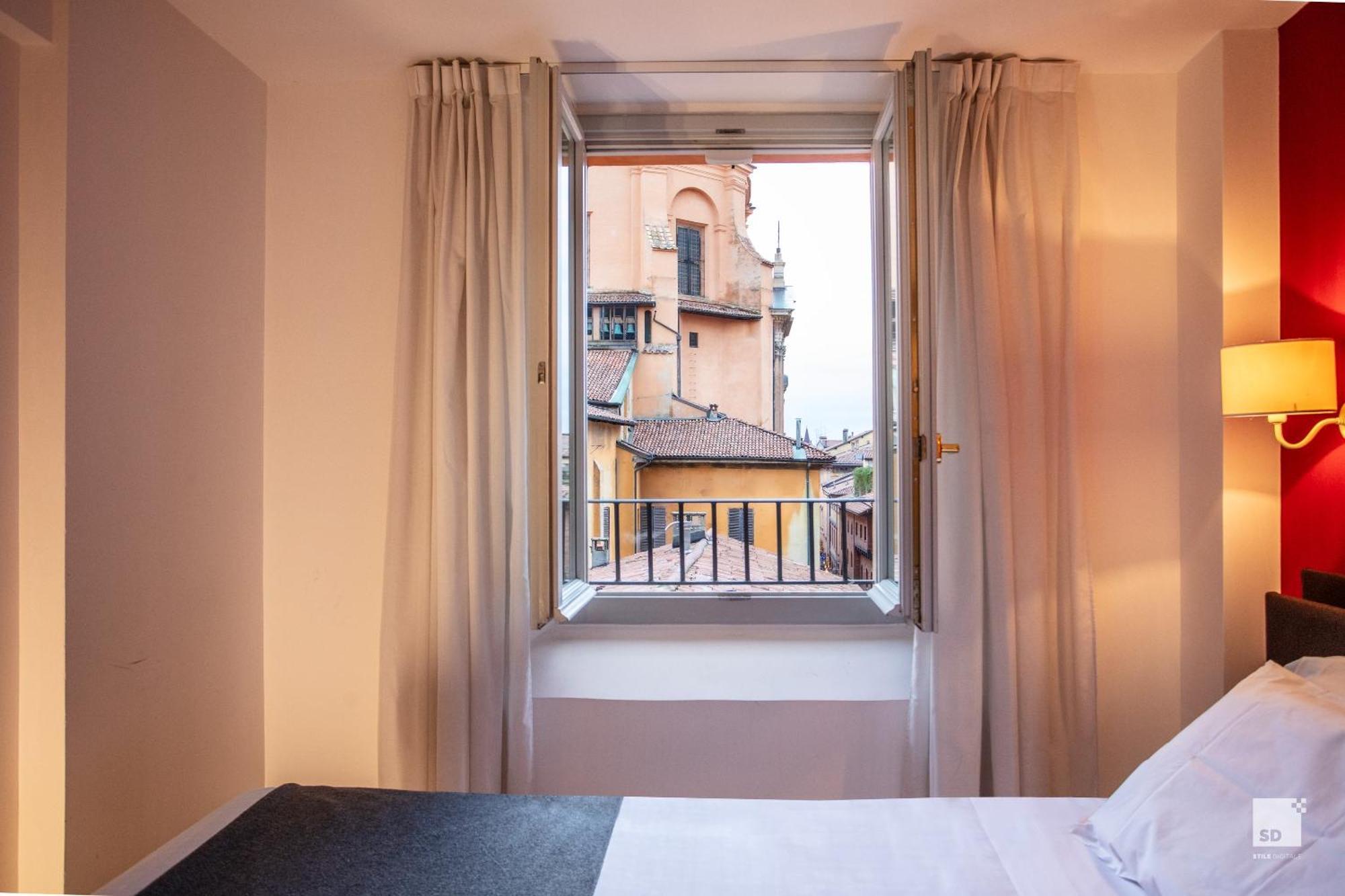 Urbanicooh Asinelli - Balcony On Piazza Maggiore Bologna Exterior photo